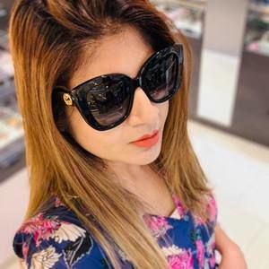 Meet your Posher, Humaira